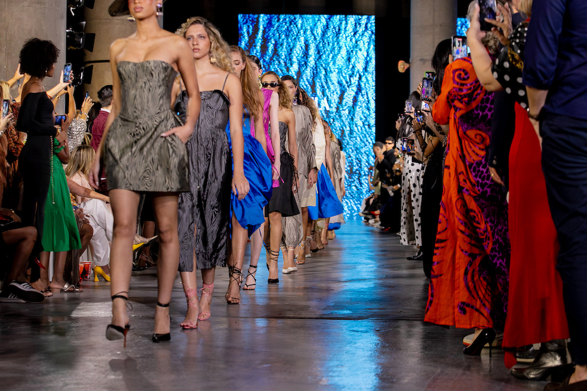 4ª noite do Metrópoles Catwalk movimenta Brasília com desfiles e coquetel