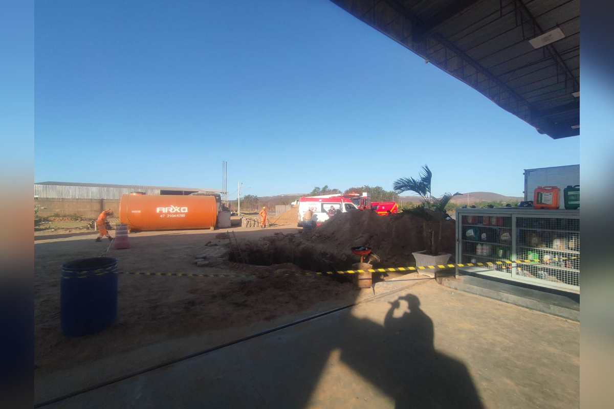 Homem de 58 anos morre após ser soterrado em obra