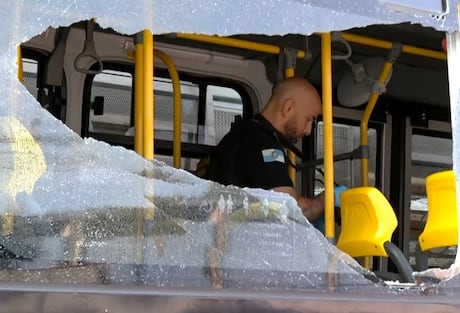 Homem morto ao ser atingido por tiro dentro do BRT estava a caminho do trabalho no Rio