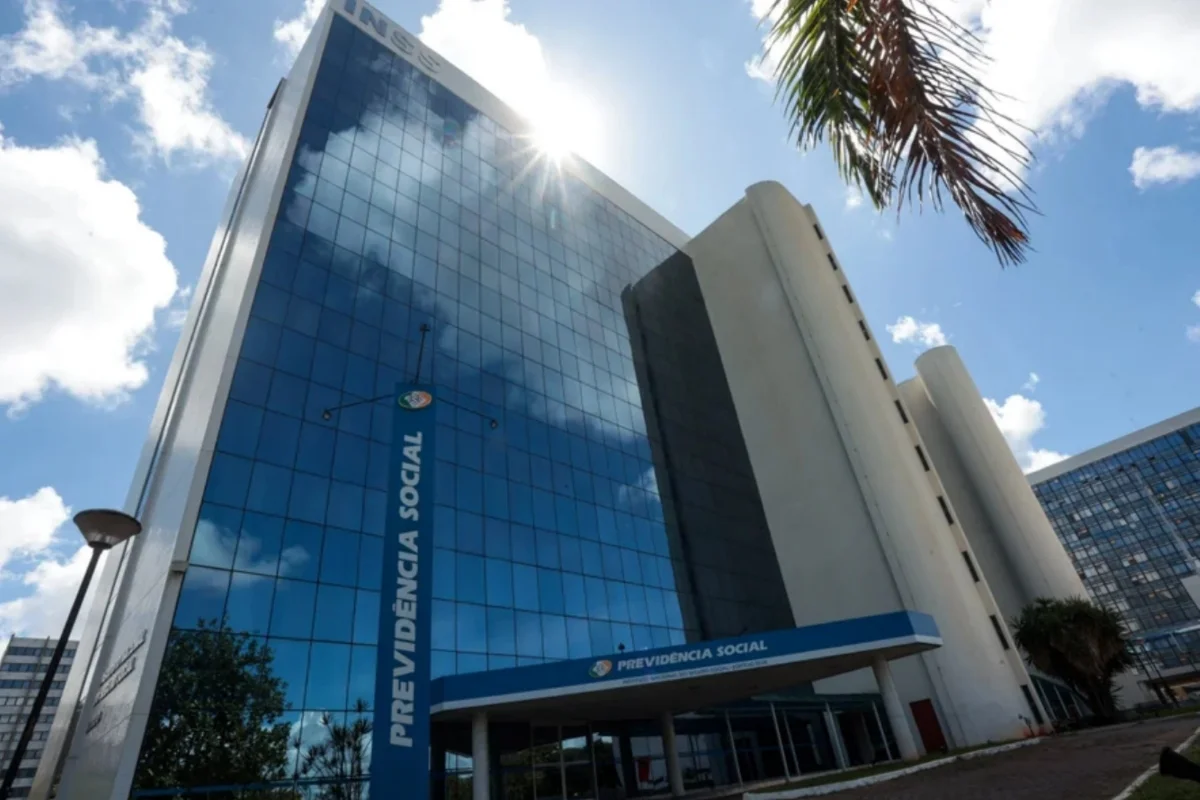Imagem da matéria: INSS pagará R$ 2,7 bilhões em atrasados a aposentados e pensionistas