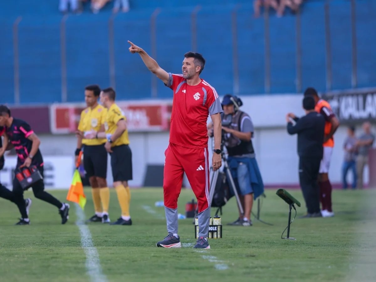 Brasileirão: Pezzolano é o 18º treinador demitido em 2026. Confira a lista