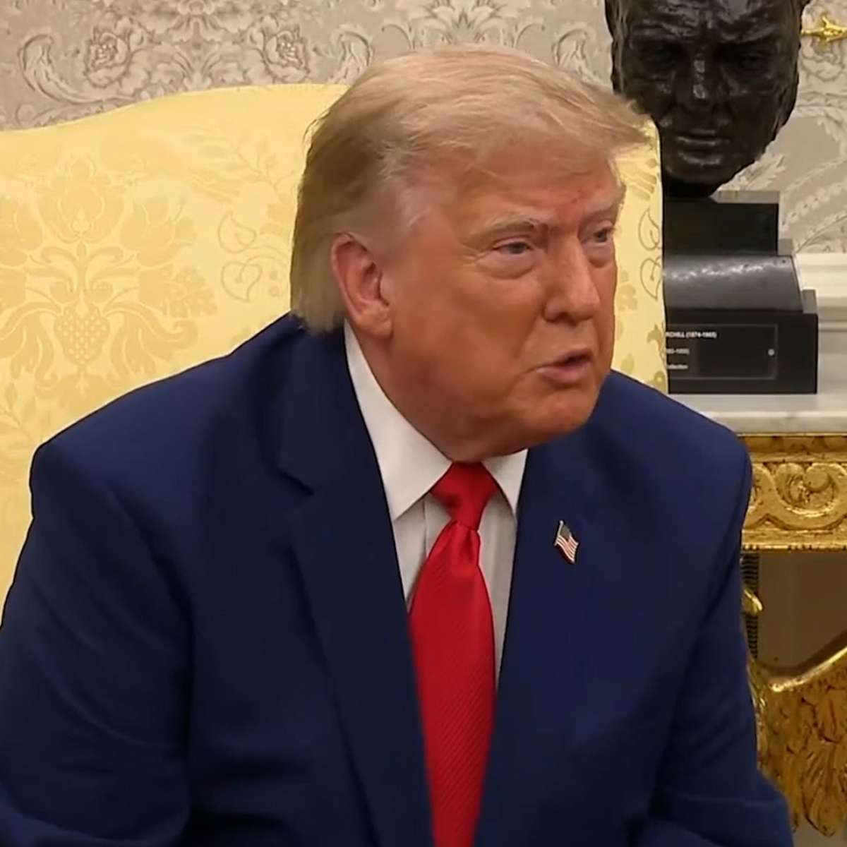 Trump proíbe repórteres da CNN, MS NOW e Politico de entrar na Casa Branca