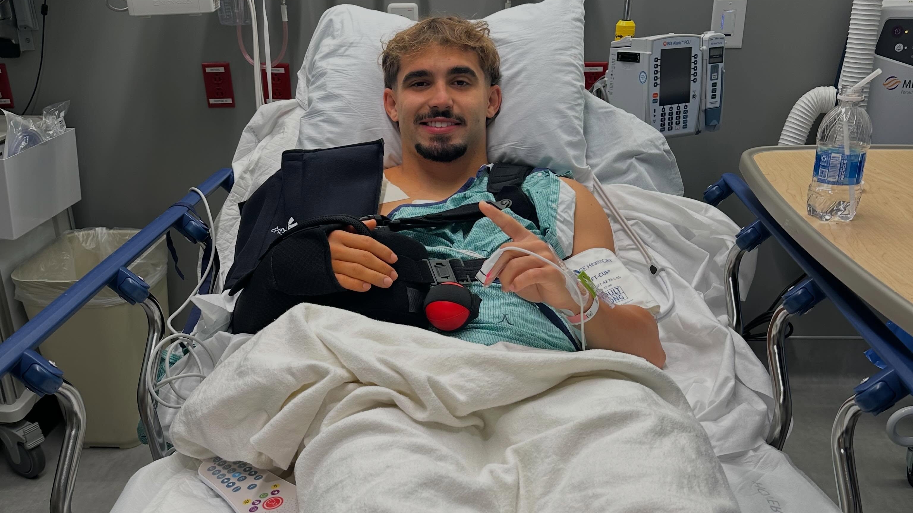 Davi Belfort revela lesão no ombro e está fora da temporada do College Football