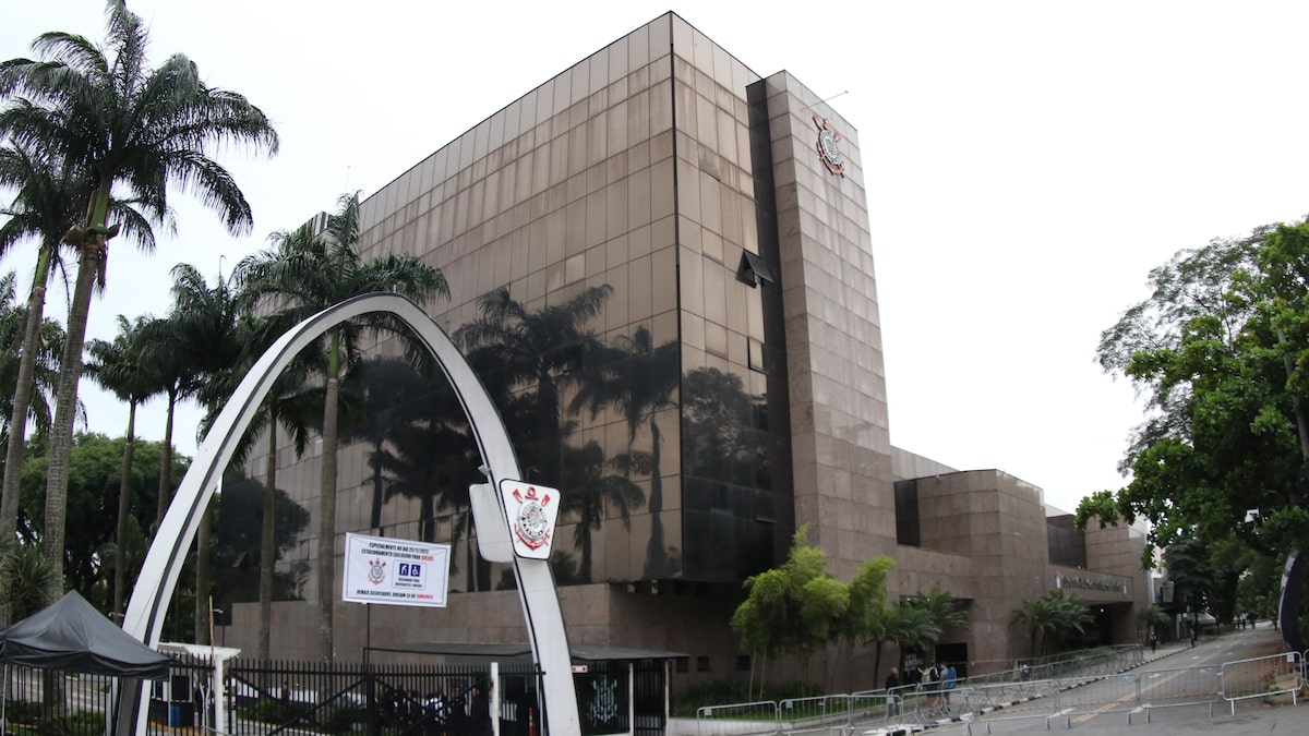 Assembleia no Corinthians decide sobre reeleição de Stábile e voto para sócio-torcedor neste sábado