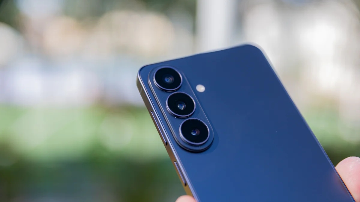 Imagem da matéria: Galaxy S26 Plus tem preço no chão e fica abaixo de R$ 4.500