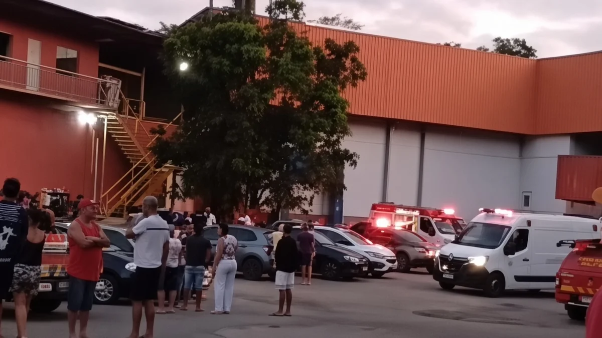 MG: teto de fábrica desaba em Brumadinho e deixa oito soterrados