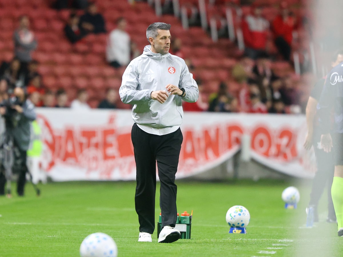 Internacional anuncia a demissão de Paulo Pezzolano, 18º técnico a cair no Brasileirão