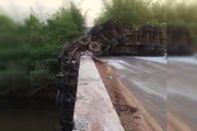 Equipes do Corpo de Bombeiros Militar de Goiás (CBMGO) ouviram de testemunhas que o veículo teria perdido o controle e colidido contra a estrutura da ponte