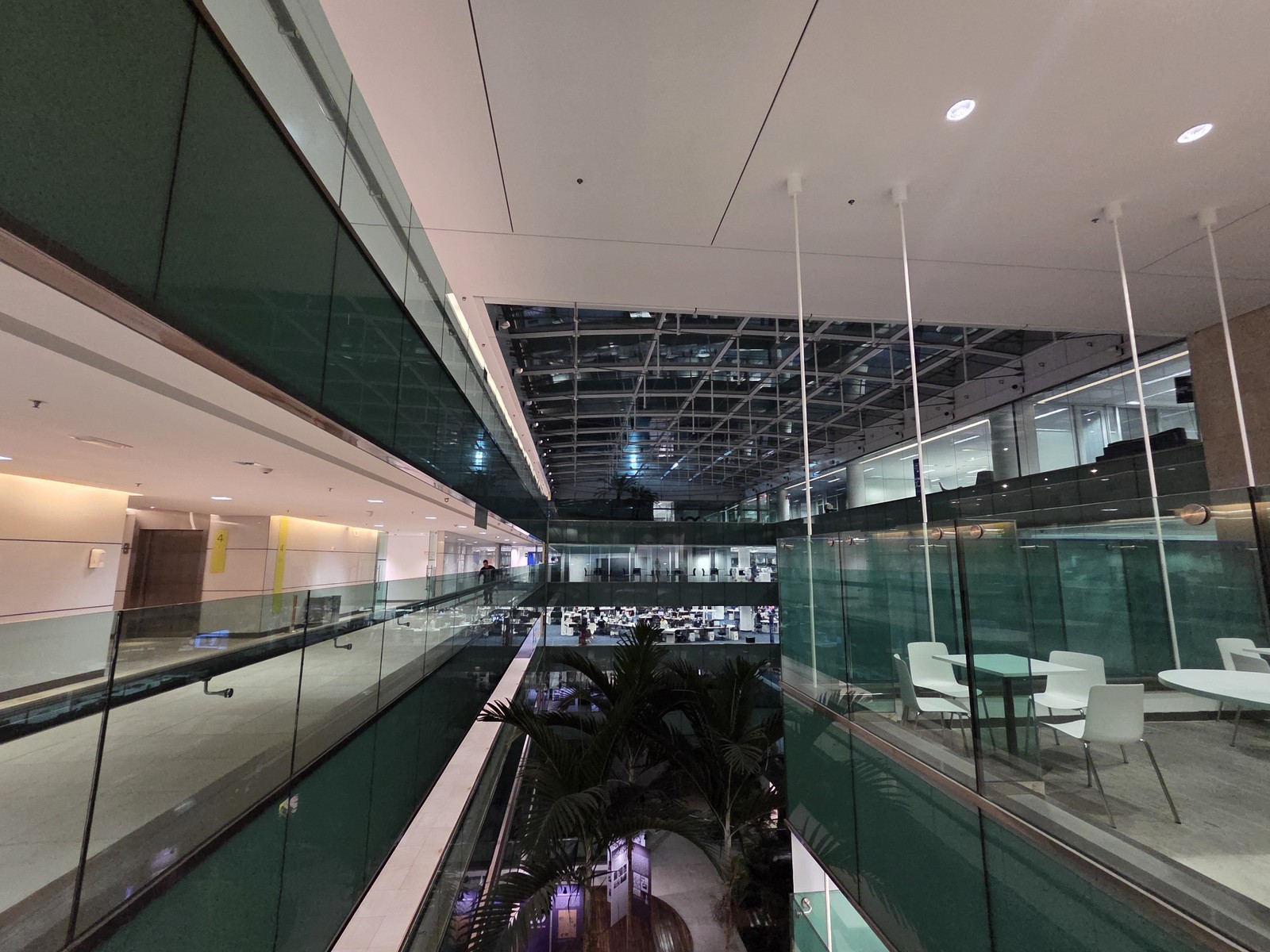 Redação do TechTudo; foto tirada com câmera ultrawide do Galaxy Z Fold 7 — Foto: Ana Letícia Loubak/TechTudo