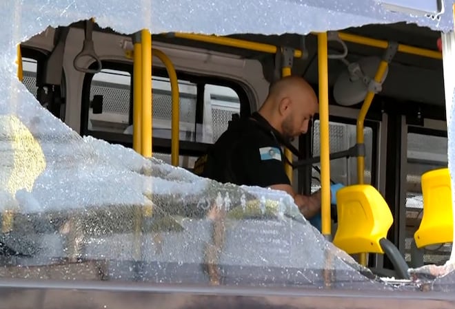 Homem morto ao ser atingido por tiro dentro do BRT estava a caminho do trabalho no Rio