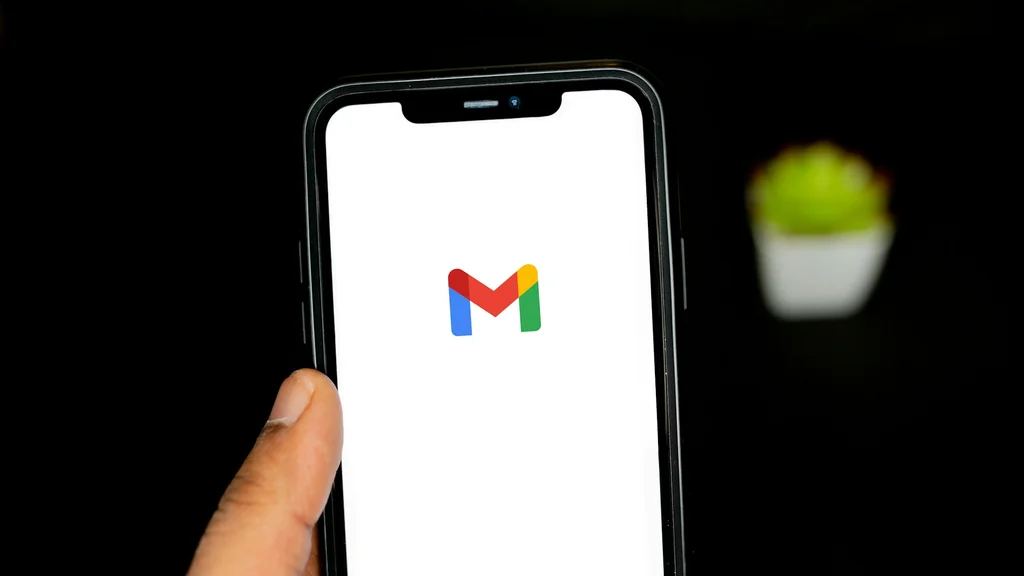 Gmail ganha botão prático para copiar código 2FA sem abrir o e-mail
