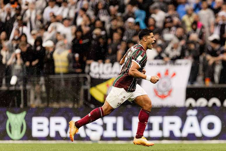 Hulk deslancha e vira peça central do Fluminense de Marcão