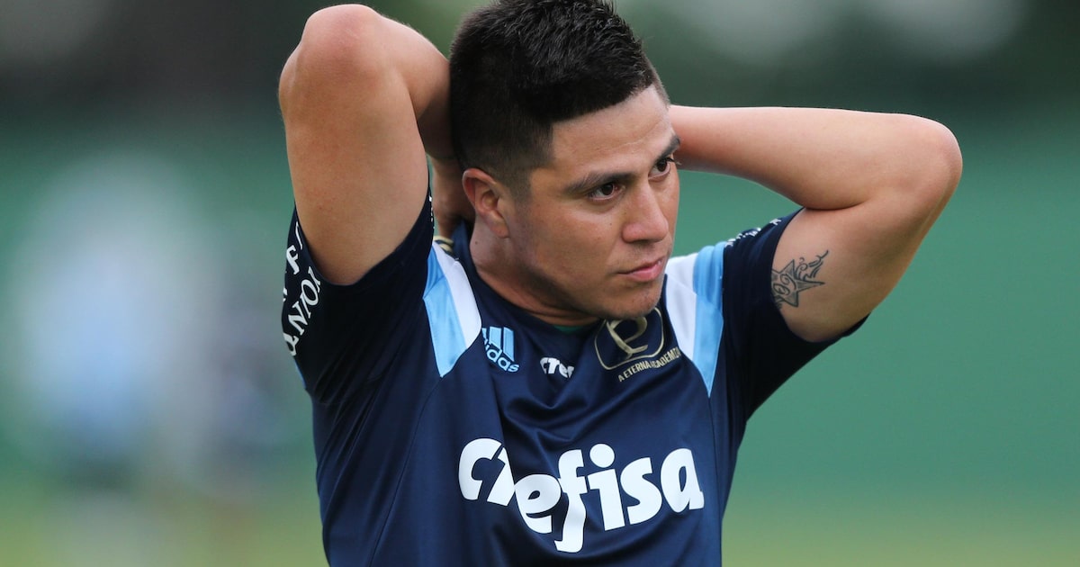 Ex-Palmeiras revela luta contra álcool e depressão: ‘Não aguentava mais a dor e o sofrimento’