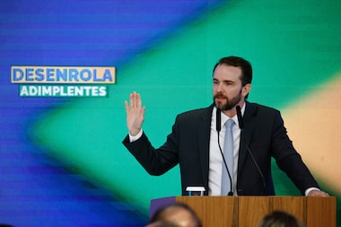 Durigan diz que proposta de compra de dívidas pelo governo deve começar após eleições, em 2027