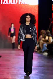 Metrópoles Catwalk conclui edição com Petzold 1981, Lago e Vitor Cunha