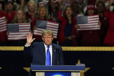 CNN, MS NOW e Politico processam governo Trump por barrar acesso à Casa Branca