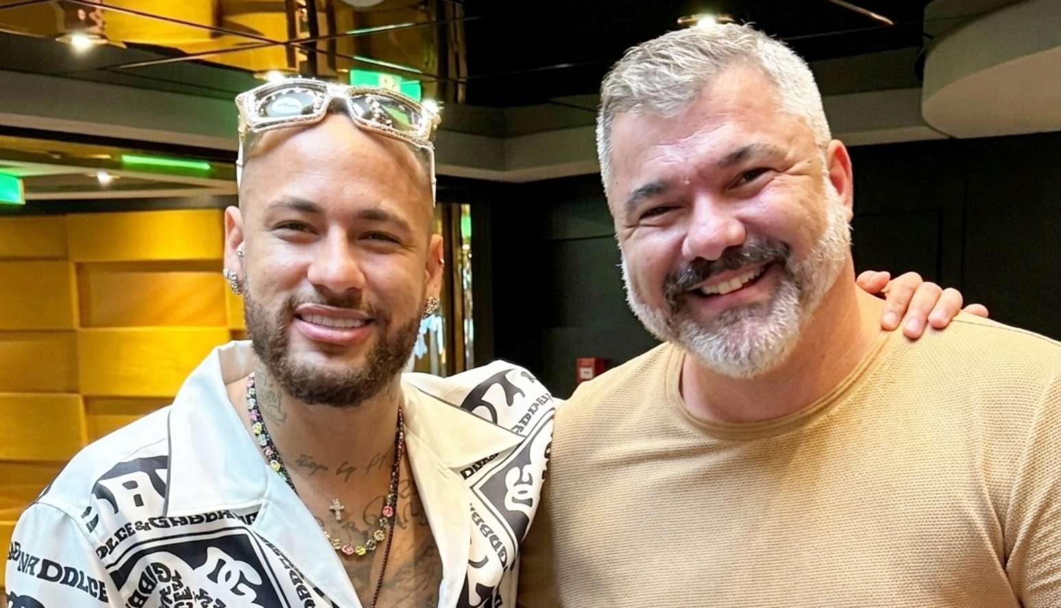 O professor Leo Reis d&aacute; nota 8 para o ingl&ecirc;s de Neymar: "O importante &eacute; compreender o interlocutor e se fazer entender"