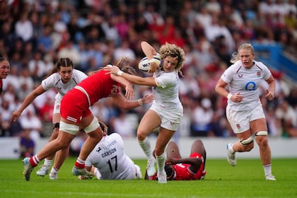 O jogador de hóquei canadense continua conquistando campeonatos em todo o mundo, décadas após deixar o lar