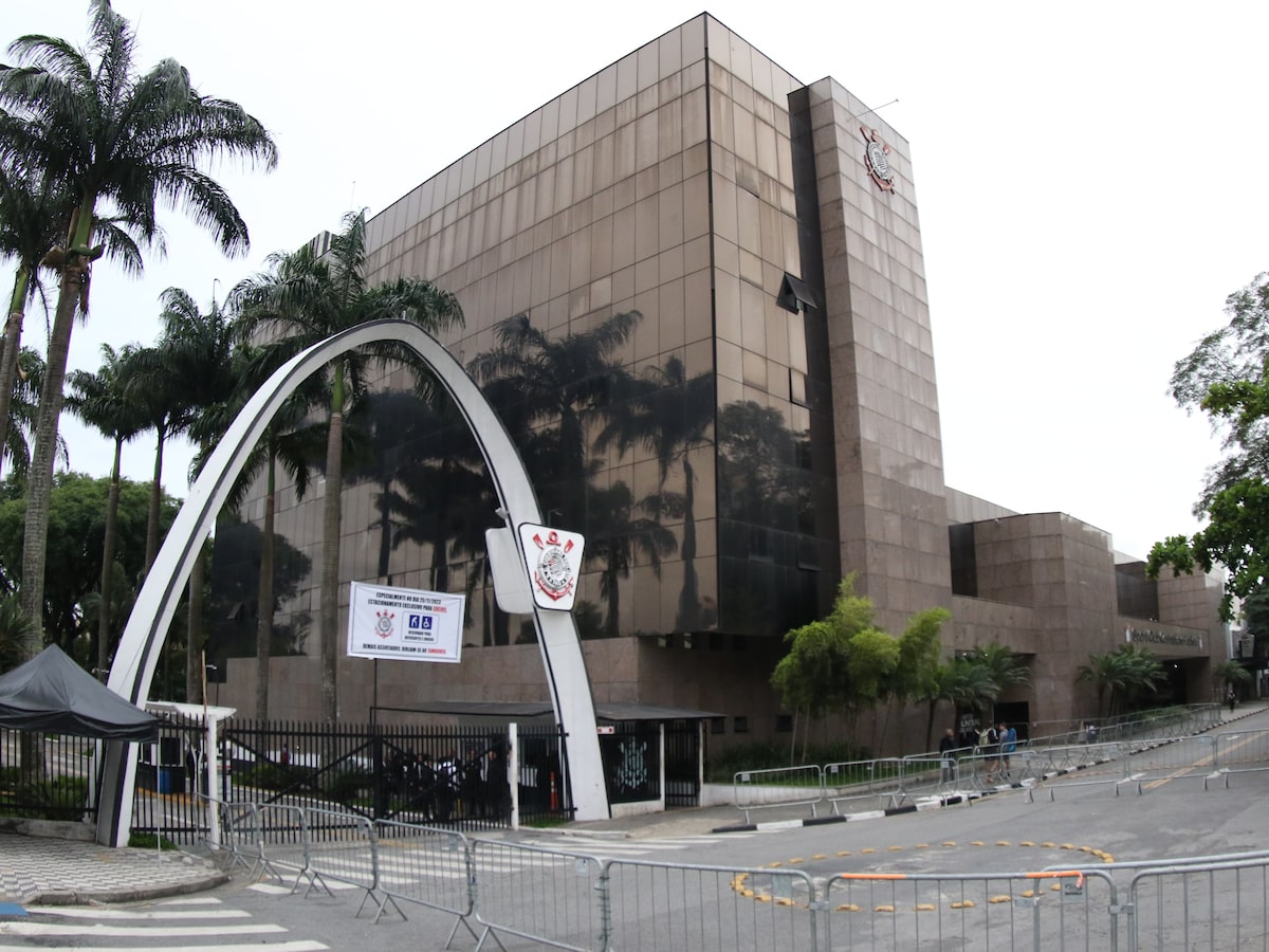 Assembleia no Corinthians decide sobre reeleição de Stábile e voto para sócio-torcedor neste sábado