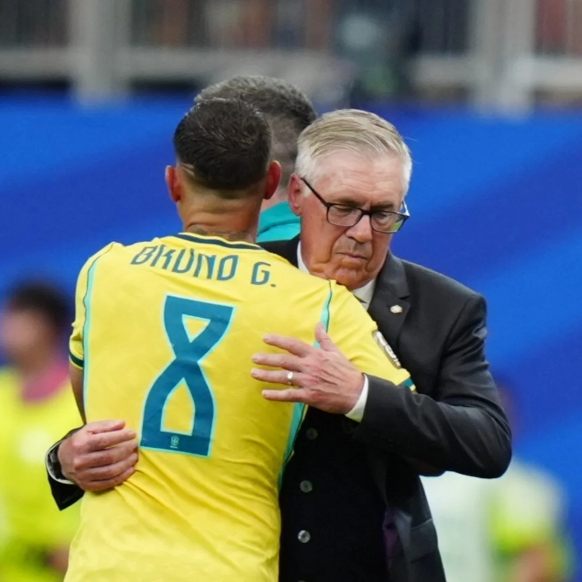 Ancelotti indica time com três meias e confirma mudanças para próximo jogo