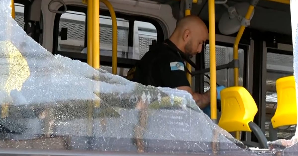 Homem morto ao ser atingido por tiro dentro do BRT estava a caminho do trabalho no Rio