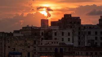 Cuba mergulha no apagão total enquanto a rede elétrica colapsa novamente, Embaixada dos EUA alerta