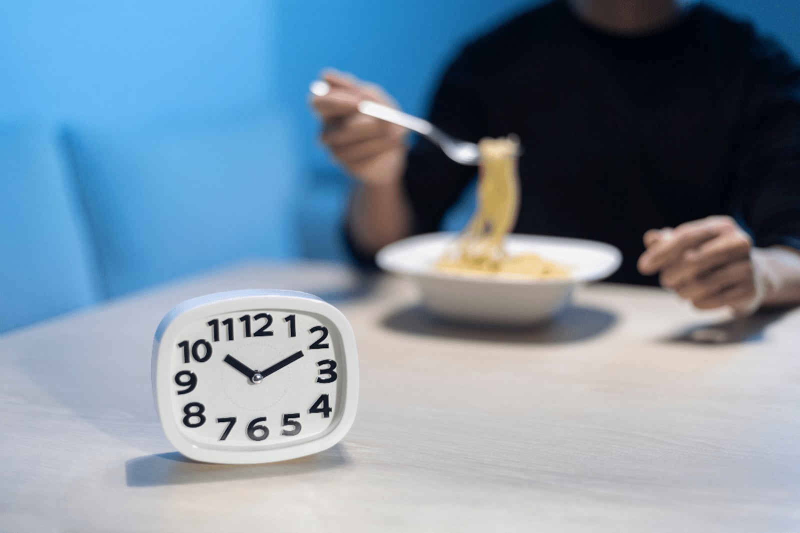 Comer tarde da noite faz mal? Entenda como o horário das refeições pode influenciar glicemia e peso Portal EdiCase