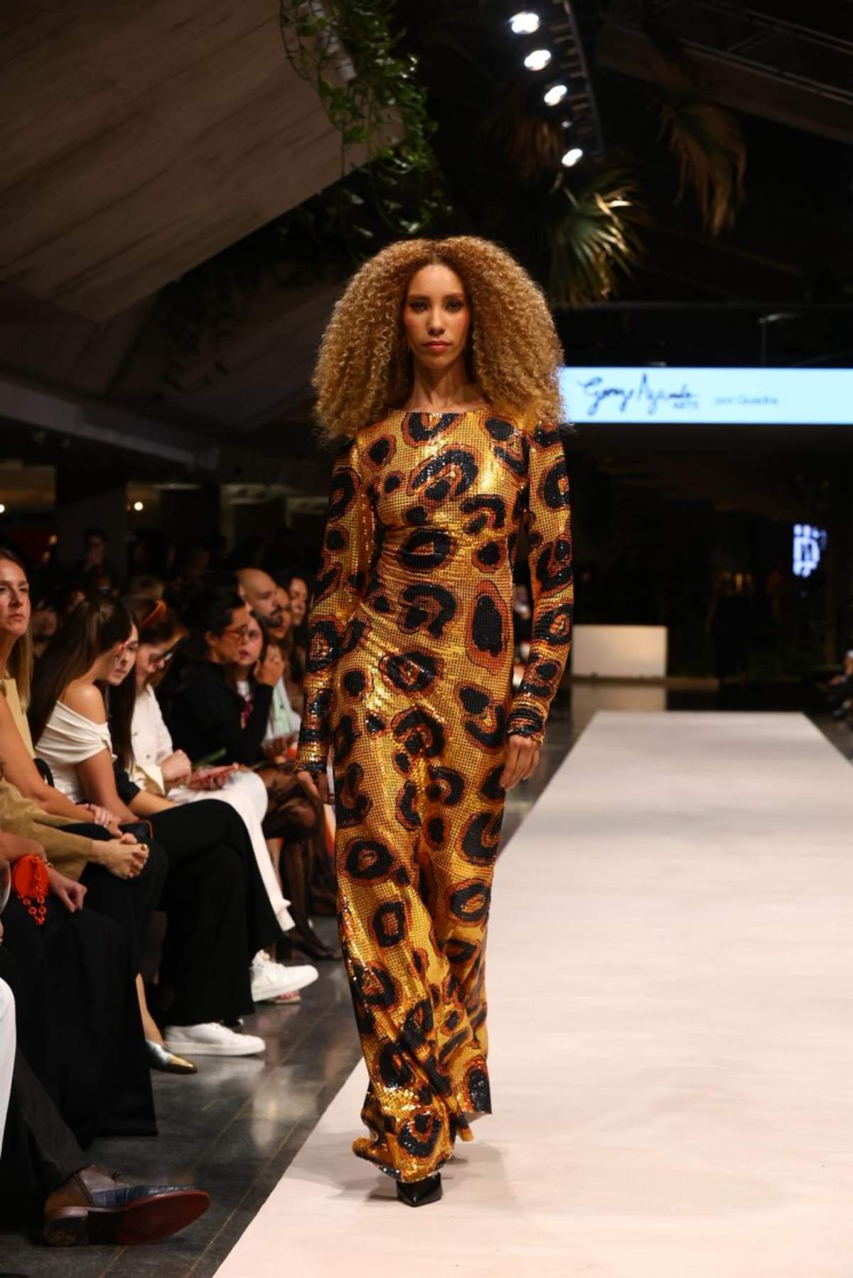 Metrópoles Catwalk recebe coleção Vento Forte de George Azevedo hoje (17/9)
