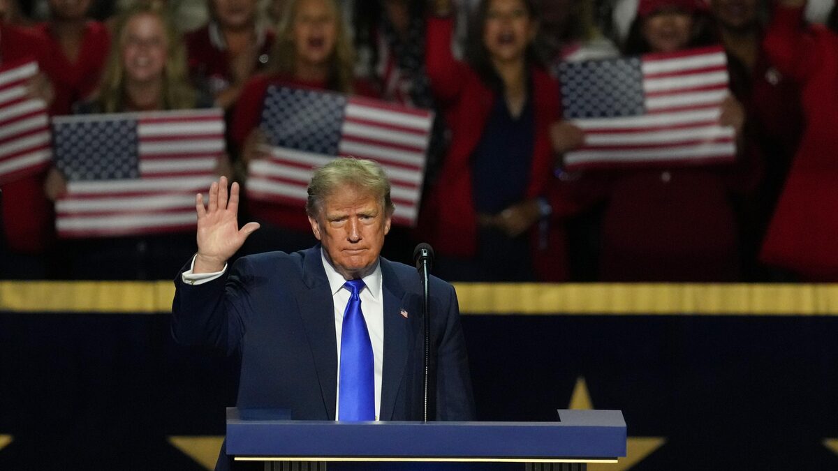 CNN, MS NOW e Politico processam governo Trump por barrar acesso à Casa Branca