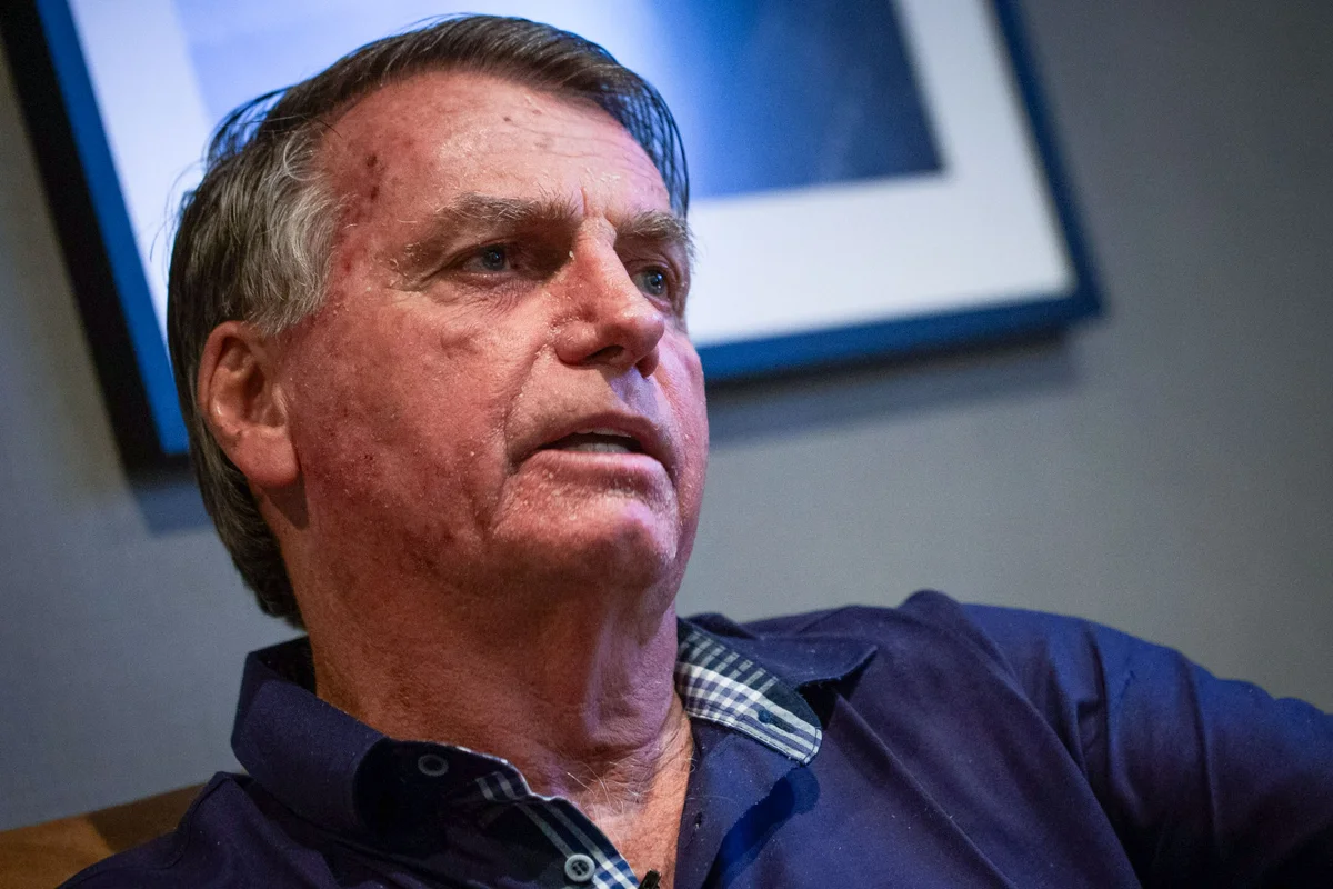 Moraes autoriza laboratório a fazer coleta do sangue de Bolsonaro