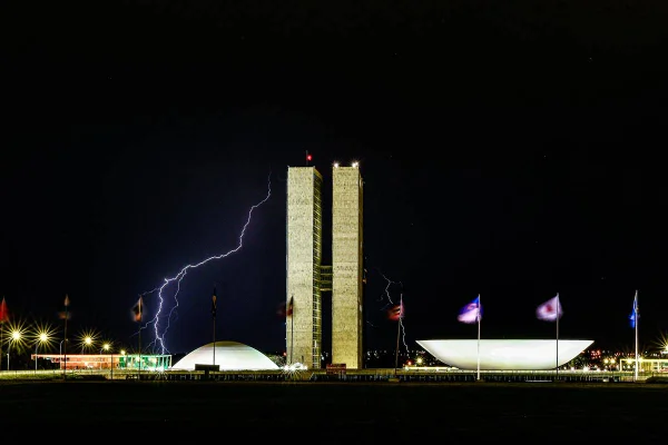 Defesa Civil emite alerta para risco de tempestade em todo o DF