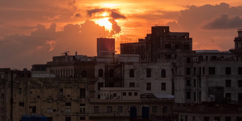 Cuba mergulha no apagão total enquanto a rede elétrica colapsa novamente, Embaixada dos EUA alerta