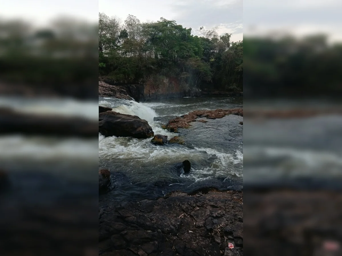 Jovem de 19 anos escorrega em pedras, bate a cabeça e morre em rio de Goiás
