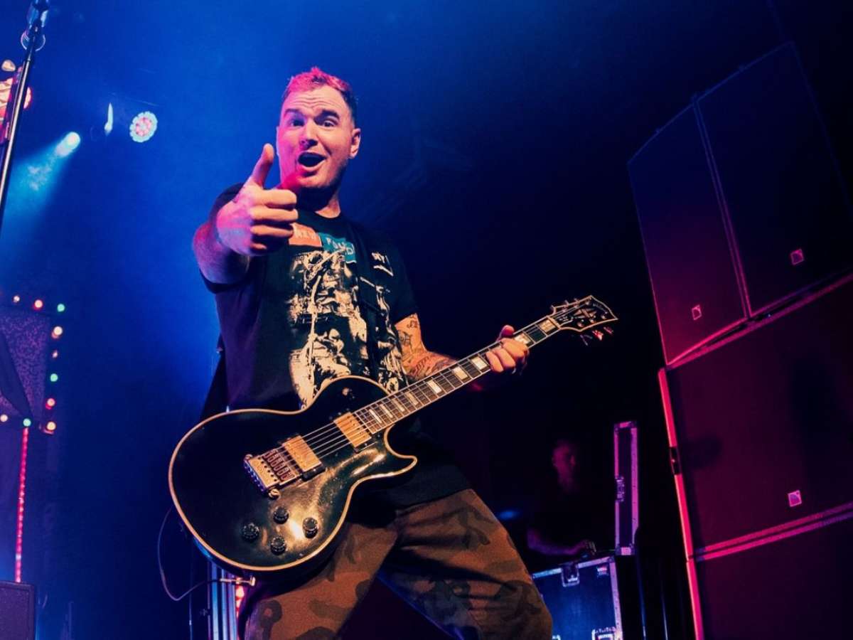 Morre Chad Gilbert, guitarrista da banda New Found Glory, aos 45 anos