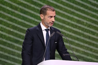 Como Uefa contra-ataca enquanto a Fifa planeja revisão do plano para investimento privado
