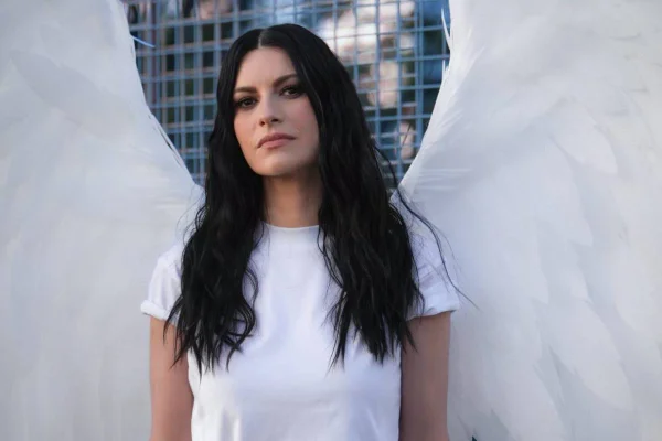 Laura Pausini terá navio temático no Brasil em janeiro de 2027
