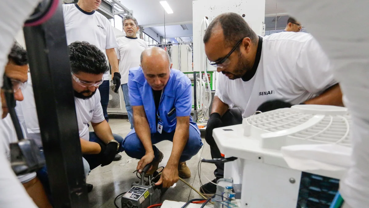 Produção industrial tem pior resultado para agosto em 11 anos, diz CNI