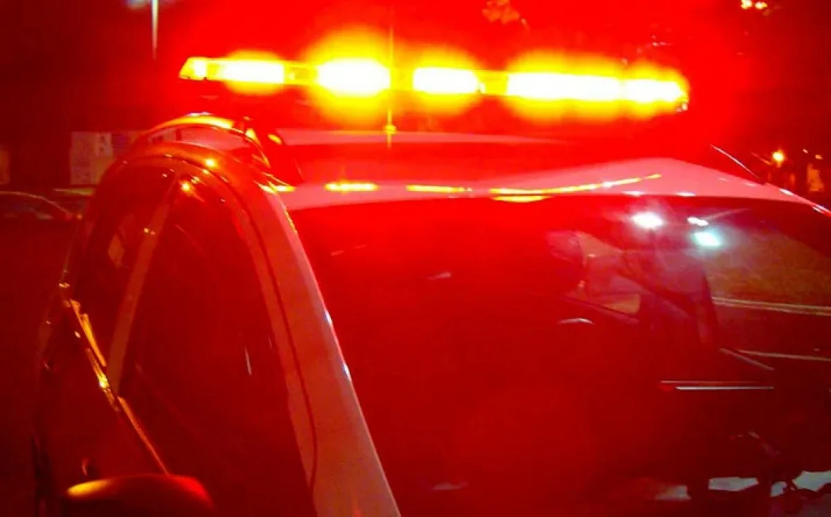 Homem é morto a facadas após discussão e suspeito se entrega à polícia