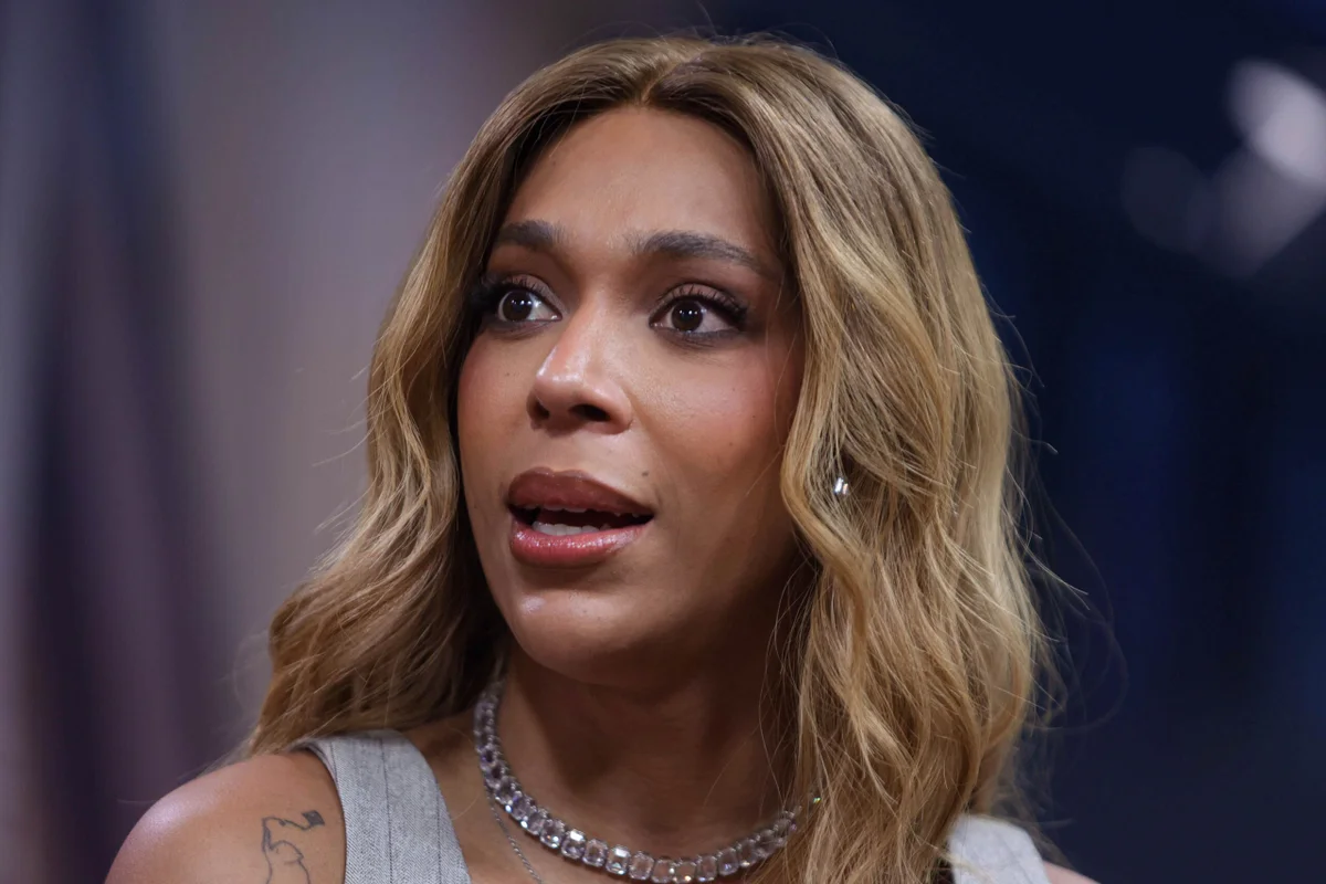 TRE-SP manda retirar posts com alegações falsas sobre Erika Hilton