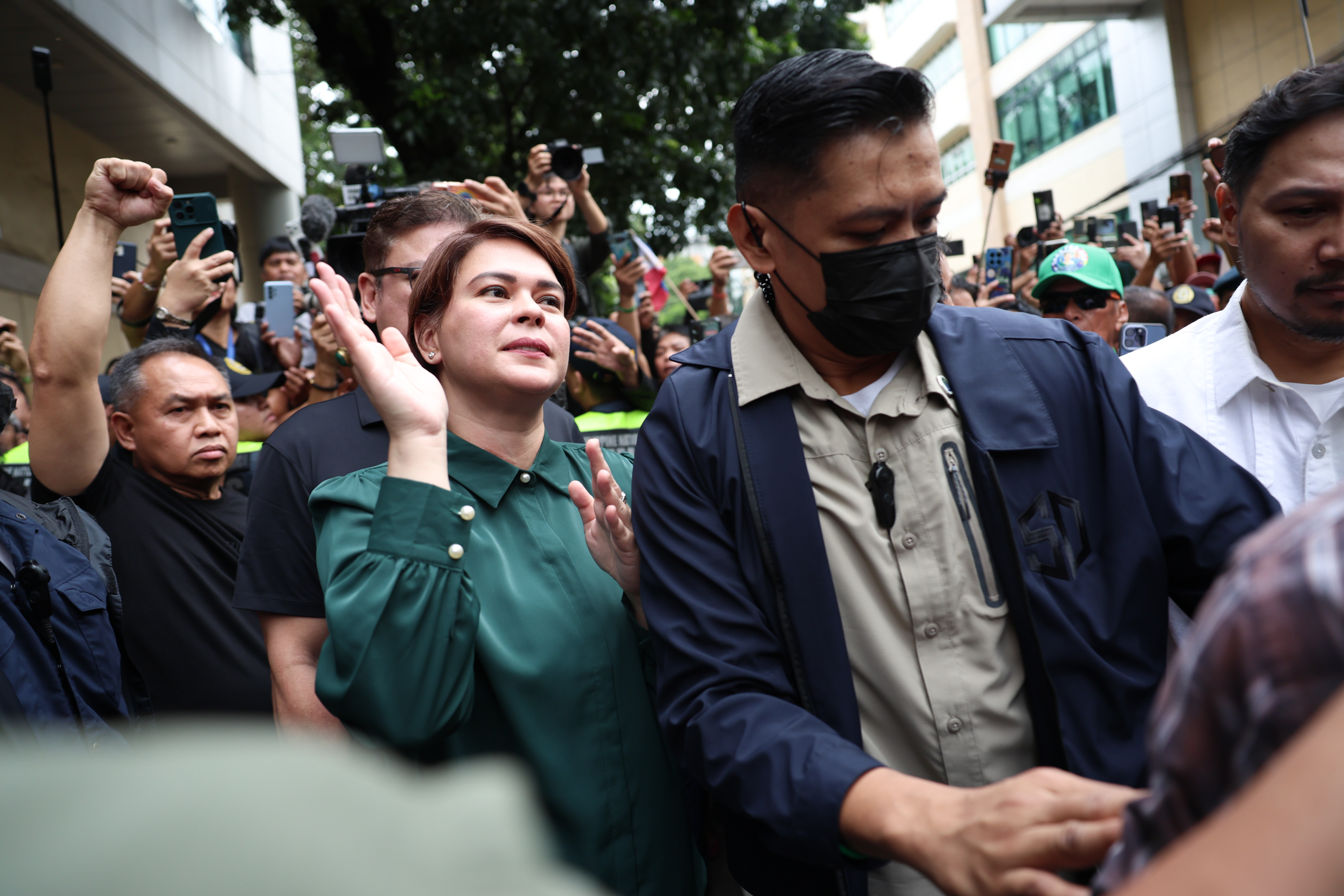 O tribunal adia o interrogatório da vice-presidente filipina Sara Duterte por acusações de ameaças graves