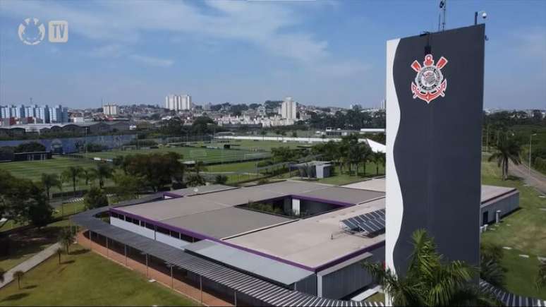 Presidente da Gaviões diz que Memphis quis bater pênalti para 'ficar bonito na foto'