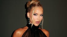 Amante que virou namorada de Giovani marca plástica no nariz, e web diz: ‘Já vai depenar o pato’