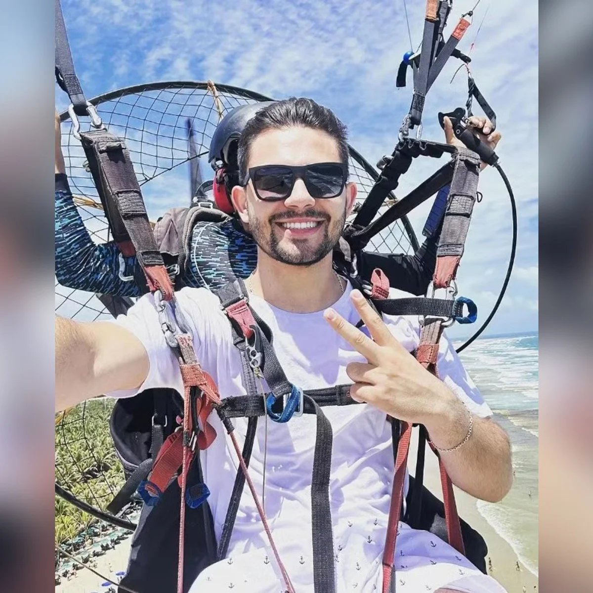 Perícia aponta fenol em roupa de piloto morto em trote com "banho de óleo"