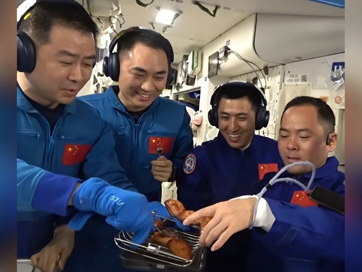 Astronautas da Estação da China recebem primeira "air fryer espacial"