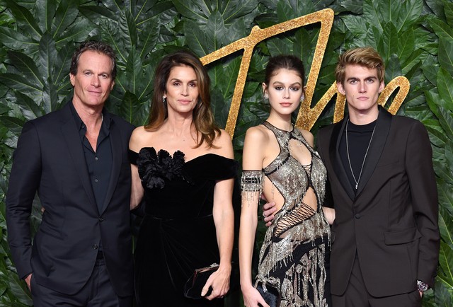 Morre aos 27 anos o modelo Presley Gerber, filho da top Cindy Crawford
