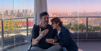 Lito Sousa chora e &eacute; acolhido pela esposa Foto: Reprodu&ccedil;&atilde;o/Youtube