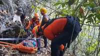 Niat Kembangkan Wisata, Enam Mahasiswa Terjebak di Goa