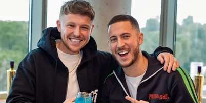 Charlie Morgan, ent&atilde;o com 17 anos, foi chutado por Eden Hazard em um jogo do Chelsea, em 2013 - Foto: Reprodu&ccedil;&atilde;o / Jogada10