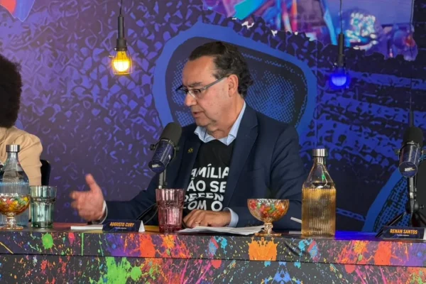 Em debate, Cury cobra Fachin por apuração do caso Master: “Doa a quem doer”