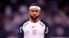 Torcida do Corinthians sai com dó dos jogadores após cobrança no centro de treinamento